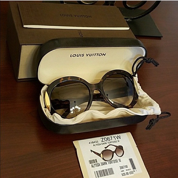 AUTHENTIC Louis Vuitton Sunglasses - Picture 1 of 6
